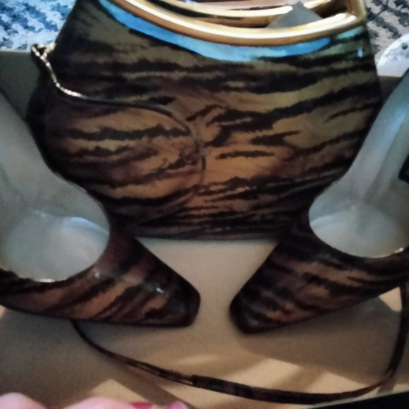 Russell and Bromley size 8 1/2 highhills  and evening clutch - Picture 2 of 2